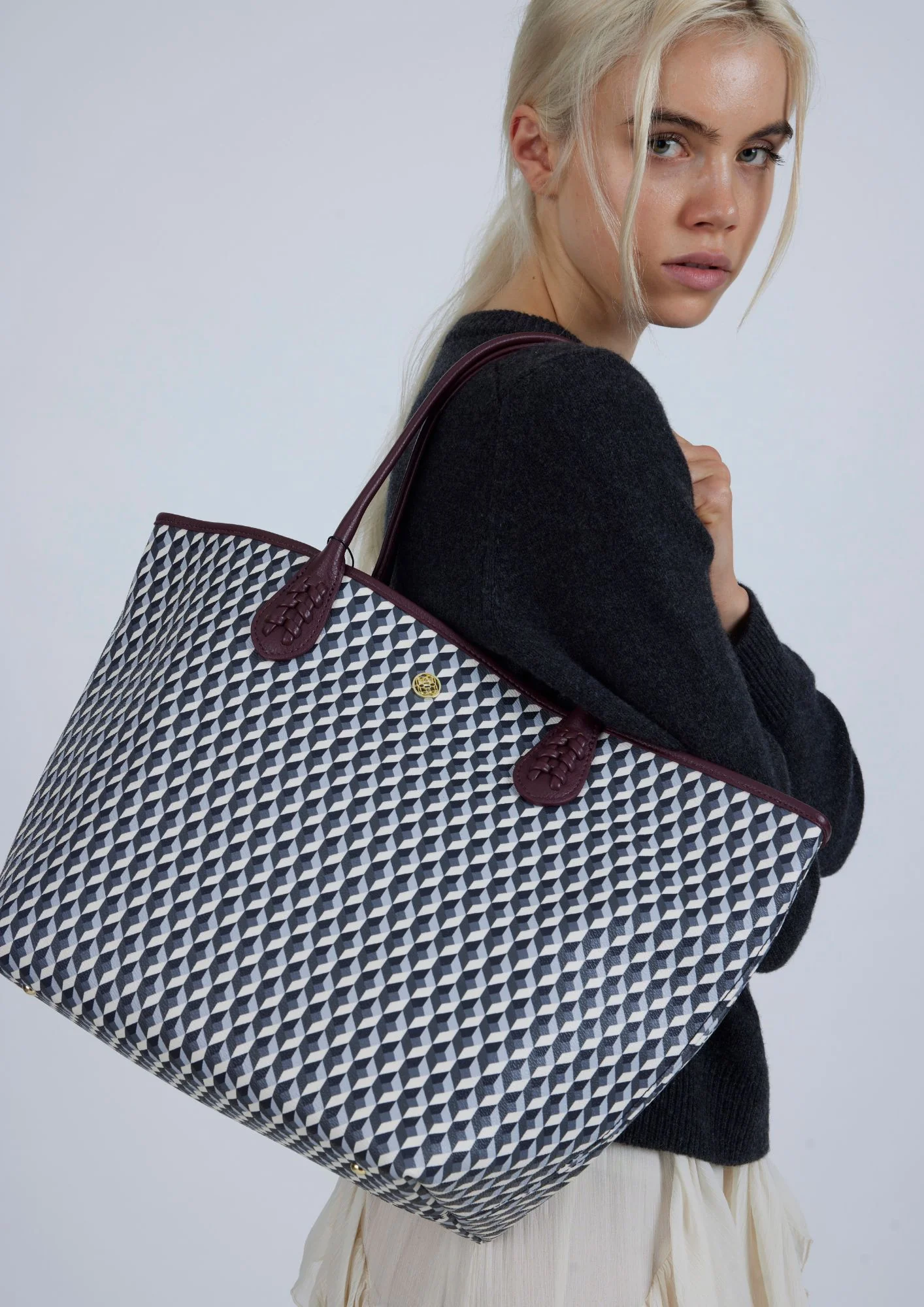 Bolso Born B&W Wine - Image 8