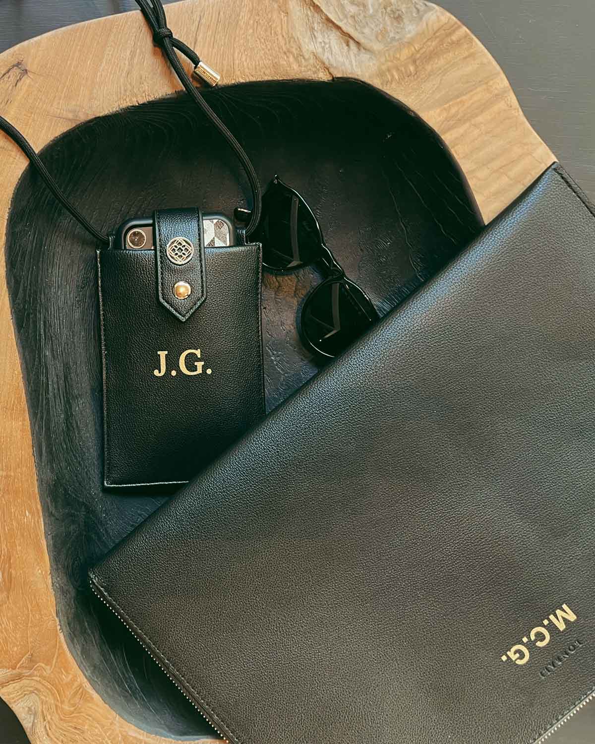 Funda Móvil con Cierre Basic Conscious Negro - Image 3