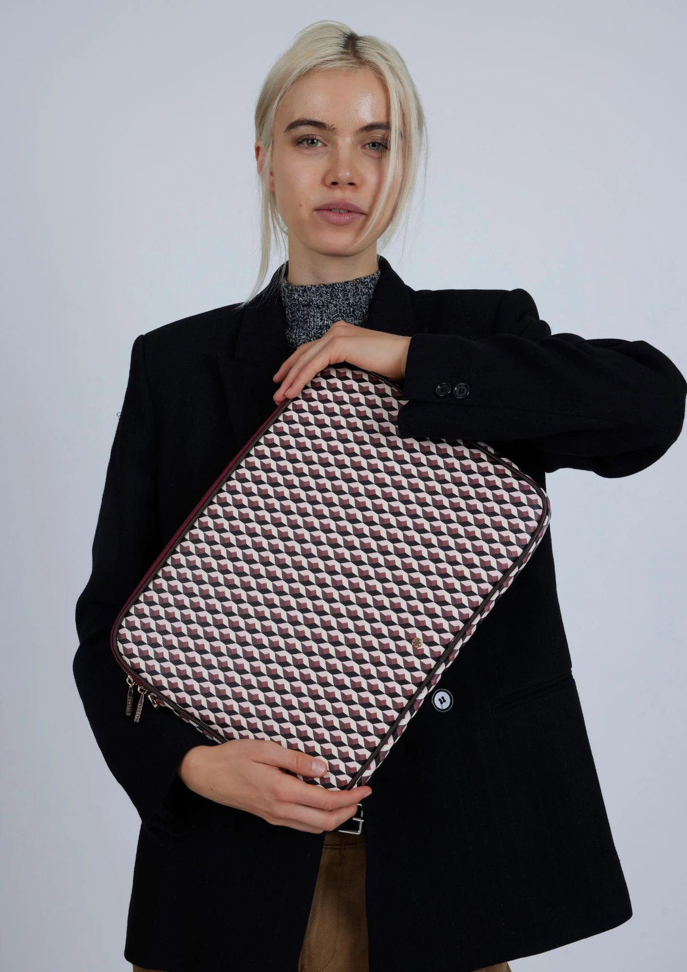 Funda portátil 15 Born Cherry - Image 3